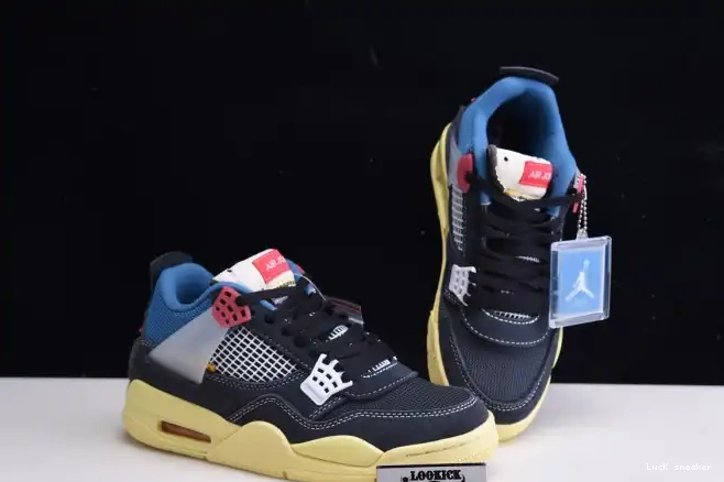 Rep LUCY UNION JORDAN 4 AIR OFF RETRO NOIR DC9533-001 0407